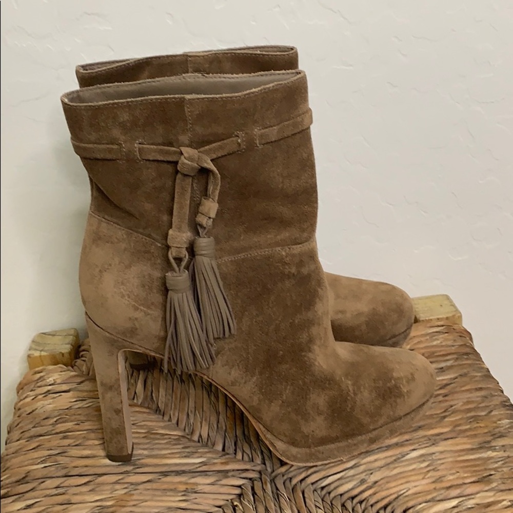 Via Spiga brown suede booties size 5.5 🔥 - Picture 2 of 5